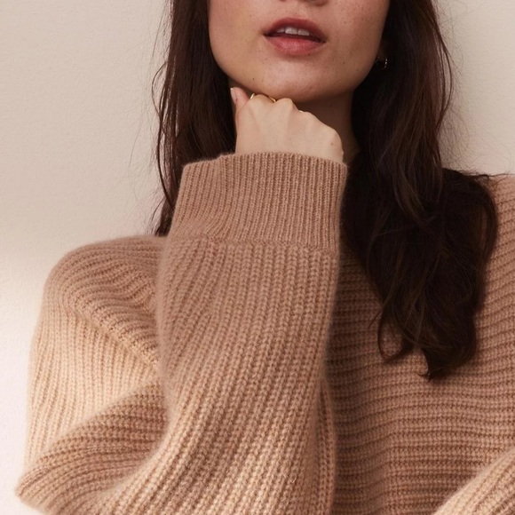 SOLD-Lou & Grey 100% Cashmere Ribbed Sweater - Picture 3 of 15